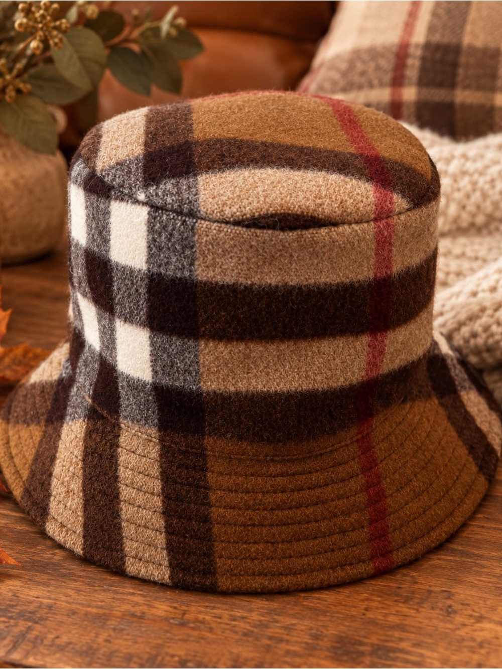 Classic Burberry wool bucket hat in signature check